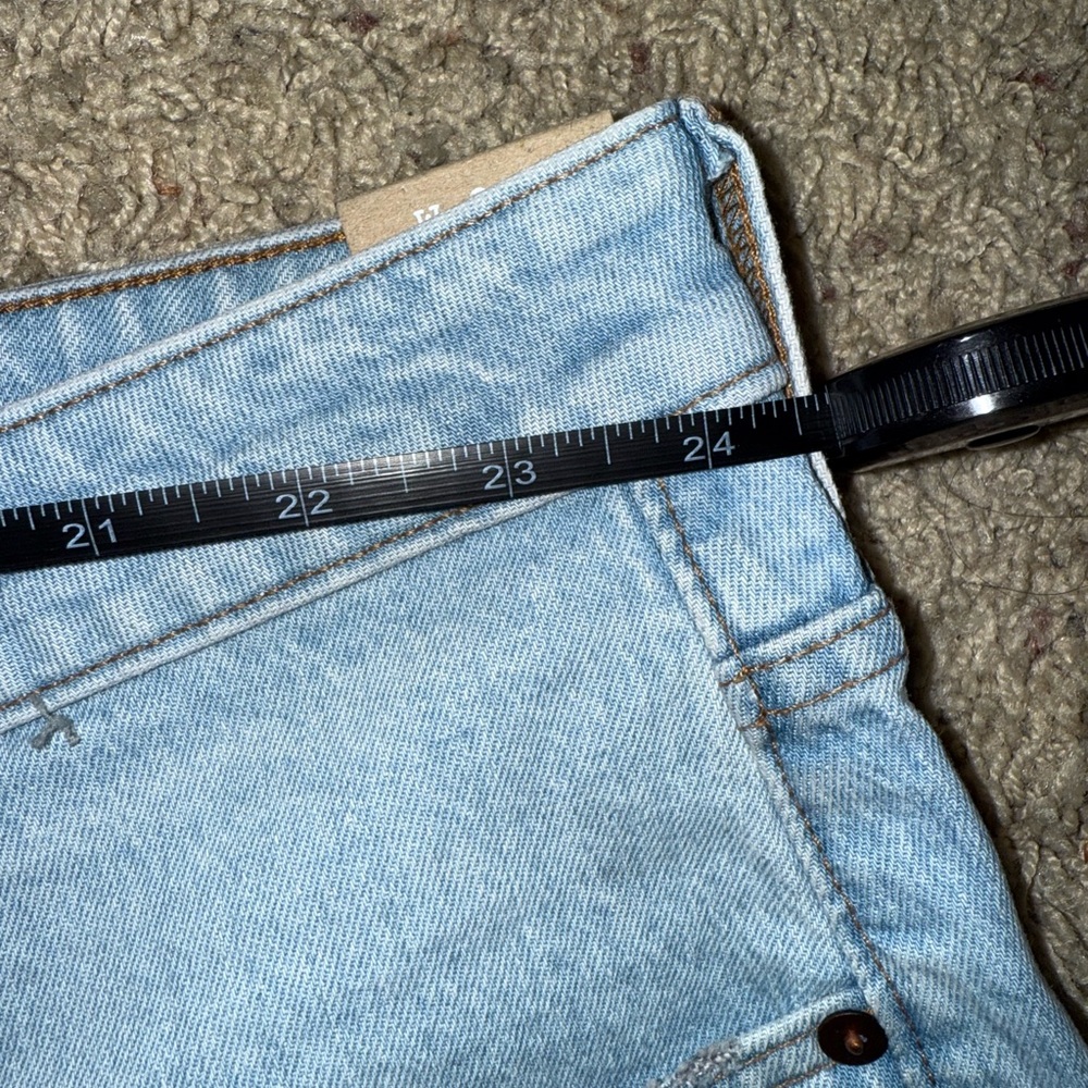 Vintage Wide-Leg Blue Jeans - Picture 3 of 6